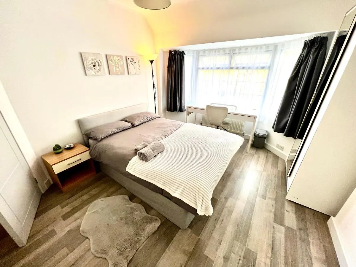 Comfortable Double Room For One Person London